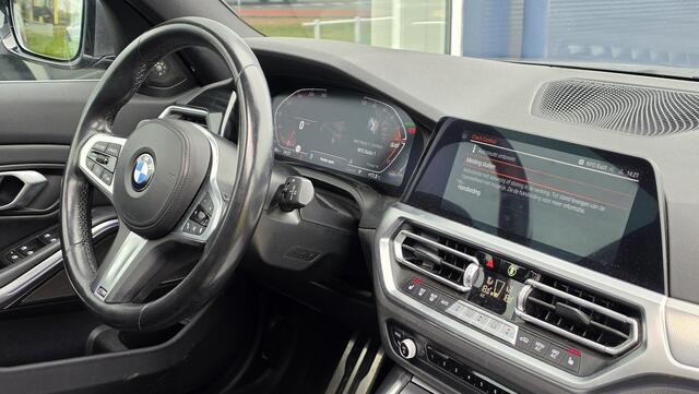 BMW 3-SERIE Touring 330i High Executive | Automaat | Pano | Leder | Stoelverwarming | PDC | Camera | Trekhaak |