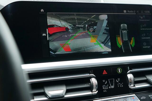 BMW 3-SERIE Touring 330e M-sport/ Panoramadak/ 20"