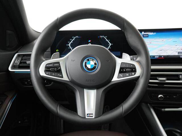 BMW 3-SERIE Touring 320e | M-Sportpakket | HIFI | Panoramadak | 18inch