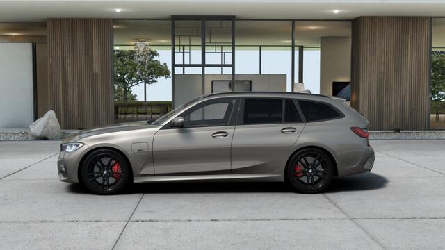 BMW 3-SERIE touring 330e 292PK X-Drive M-Sport / Individual / 360° / Harman Kardon /