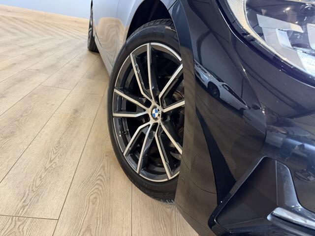 BMW 3-SERIE 318i Executive Edition Sport Line Airco ECC | Virtual | Sfeer | Apple Carplay | M Stuur | Navigatie | Isofix | NAP