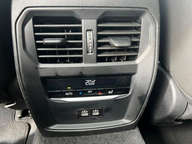 BMW 3-SERIE Touring 330e M Sport | ACC | Camera | Trekhaak | Navi | Pano