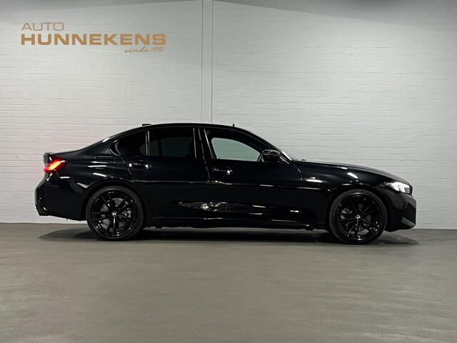 BMW 3-SERIE 330e M-pakket | Adapt. cruise | Open dak | Trekhaak | Head-up | Stoelverwarming | Sfeerverlichting | Carplay | Leder