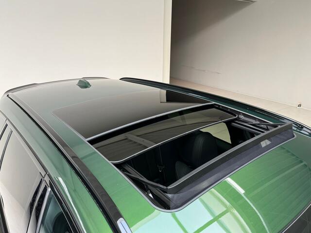 BMW 3-SERIE Touring 330e M-Sport Pro| M-Performance Parts | 20" | Special Request | Panorama | Anglesey Green Individual