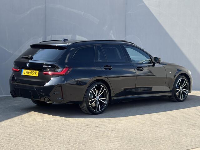 BMW 3-SERIE Touring 330e xDrive M-Sport Plug-in PHEV Shadow Line / Wide Screen / 1500kg Trekgewicht / M-pakket / Panorama dak / Parkeerassistent-pakket / 18" breedset LM wielen / Elektrische achterklep / Elektrische Stoelen / HUD / Apple Carplay/Android /