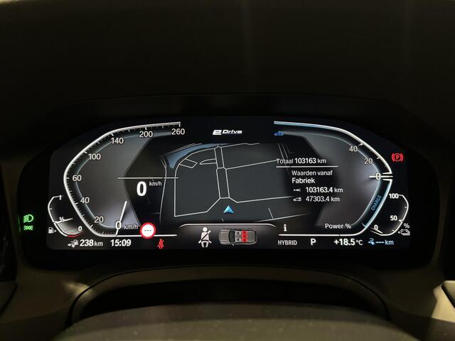 BMW 3-SERIE Touring 320e xDrive Business | panorama | navi | led | trekhaak |