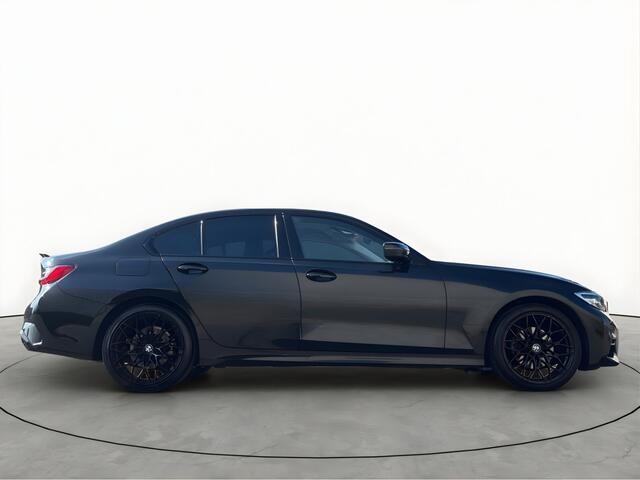BMW 3-SERIE 320i 184PK M-Sport Ext. *NL-AUTO* Virtual 19'' LMV