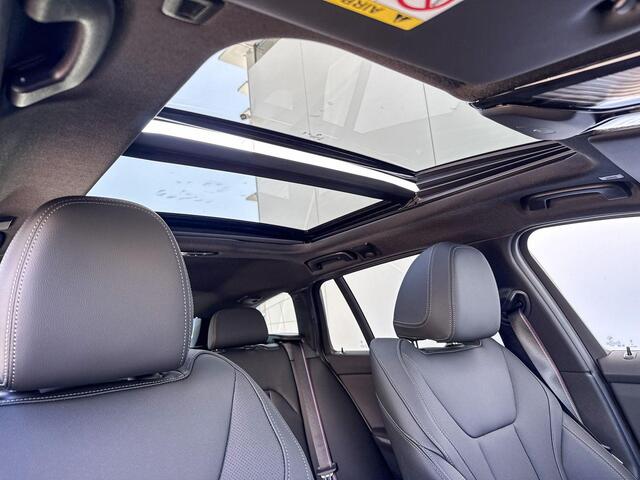 BMW 3-SERIE Touring 330e Trekhaak Elektrisch / Schuifdak / Hifi Audio / Getinte Ramen / M-Sport Pro / 19"