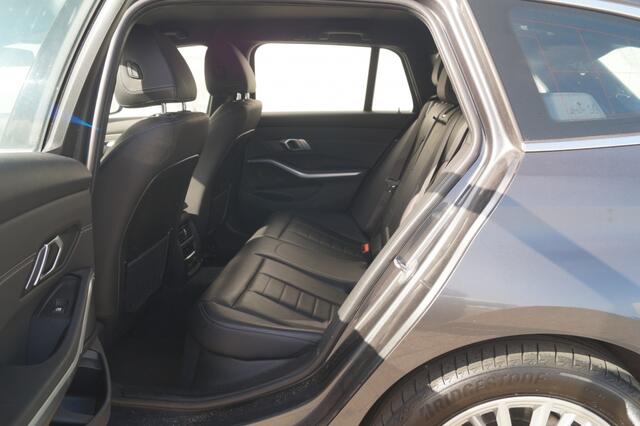 BMW 3-SERIE Touring 318i High Executive Edition -LEER-CAM-NAVI-