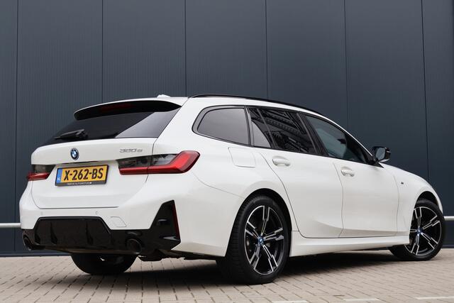 BMW 3-SERIE Touring 320e | M Sport LCI | Leer / Alcantara | Trekhaak afn. | Live Cockpit Plus | DAB+ | Stoelverwarming | M-Pakket