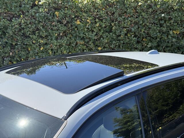BMW 3-SERIE Touring 330e | M-Sport Pro | Panorama | Camera | Getint Glas | HiFi