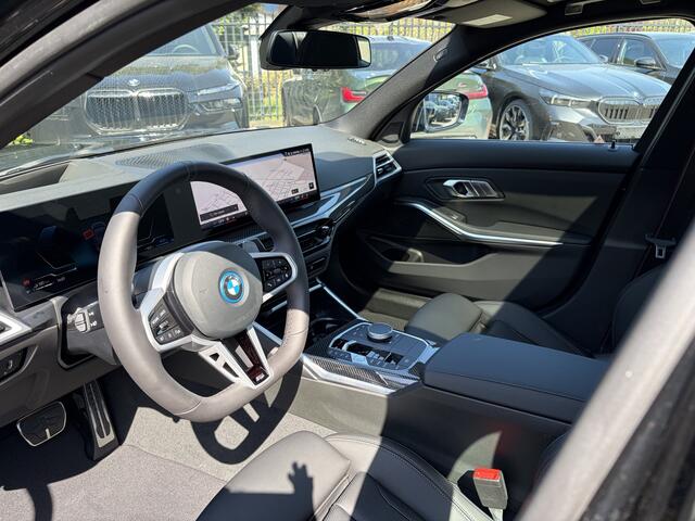 BMW 3-SERIE 330e | M-Sport Pro | Schuif-/kanteldak | HiFi | Trekhaak | Adapt. Led | Stoel + Stuurverw.