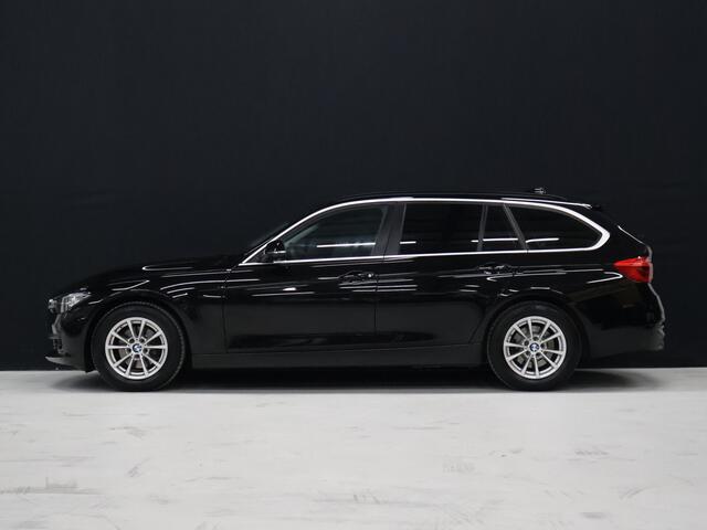 BMW 3-SERIE Touring 318i Corporate Lease [PDC ACHTER, CRUISE CONTROL, BLUETOOTH, ELEKTRISCHE ACHTERKLEP, NAVIGATIE, CLIMATE, NIEUWSTAAT]