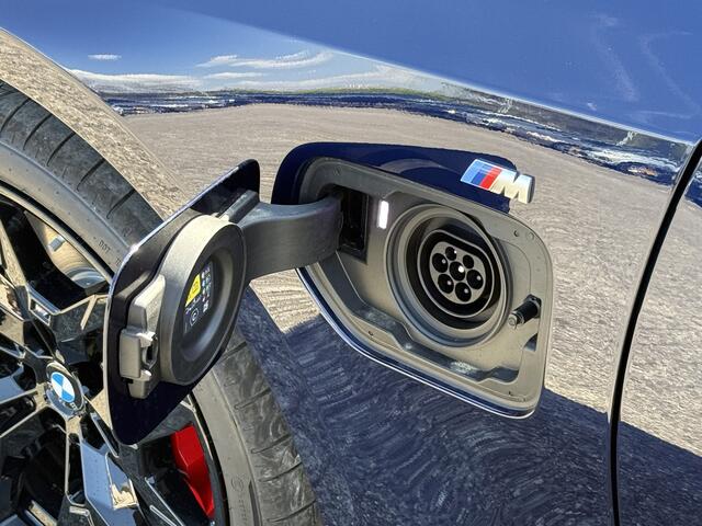 BMW 3-SERIE 330e | M-Sport Pro | Schuif-/Kanteldak | 360 Camera | HiFi | Trekhaak | Adapt. Led | Stoel + Stuurverw.