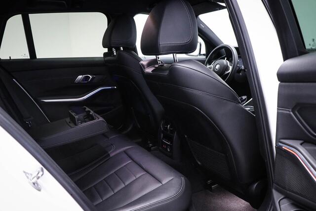 BMW 3-SERIE Touring 320i M-Sport High Executive | LASER LED | HEAD UP | CAMERA | TREKHAAK