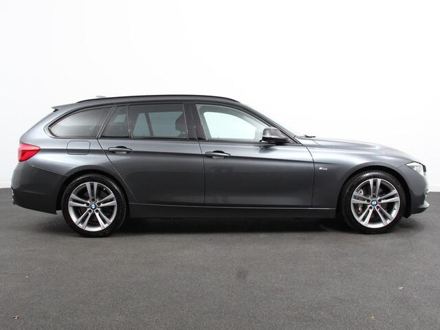 BMW 3-SERIE Touring 340i 326 pk Automaat Sport-Line | Navigatie | Climate Control | Cruise Control | Led | Electrisch bedienbare achterklep | Extra Getint Glas | Lichtmetalen velgen 18" | Stoelverwarming