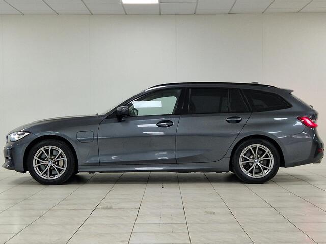 BMW 3-SERIE Touring 330e High Executive Plug-in