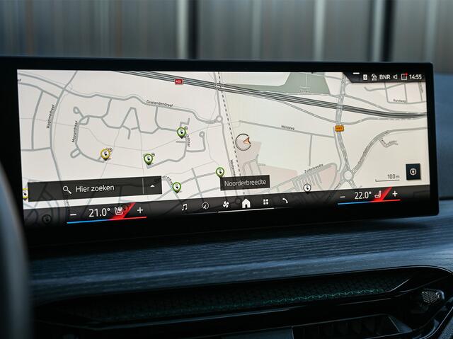 BMW 3-SERIE Touring 330e xDrive M sport | Accu 19,5kWh | Trekhaak | Panorama dak | Active Cruise | Camera | Ambiance interieur