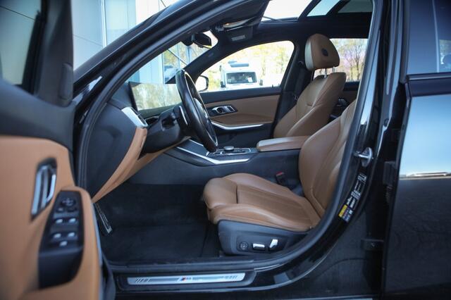 BMW 3-SERIE Touring 330e xDrive M sport | Pano | BTW | Trekhaak | Memory | HUD |