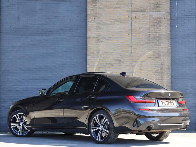 BMW 3-SERIE 330e M Sport Individual | Citrinschwarz | Laser | Pano | Harman/Kardon | Zeer compleet