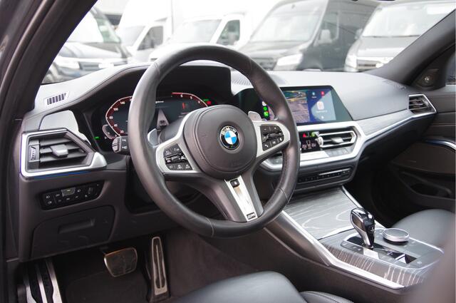 BMW 3-SERIE 330e M-SPORT SCHUIFDAK, INDIVIDUAL LEDER, LASER, HUD, HARMAN/KARDON, ADAPT. CRUISE, SPORTSTOELEN, DRAVIT GRAU