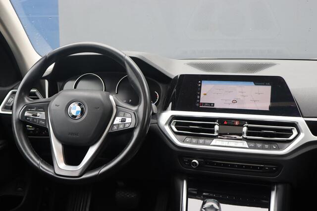 BMW 3-SERIE Touring 320d | Panoramadak | Elek trekhaak | Stoelverwarming | Cruise control