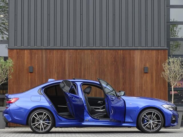 BMW 3-SERIE 330e 292PK High Executive / M-Sport Individual / 360°
