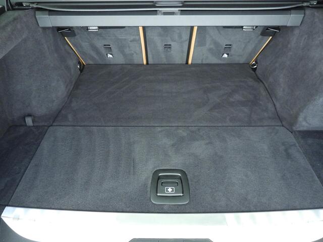 BMW 3-SERIE Touring 330e xDrive M Sport/ Elektrische Trekhaak/ Cruise Control/ Sportstoelen/ Stoelverwarming / Alu wielen 19 inch