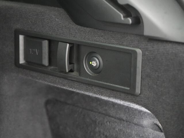 BMW 3-SERIE Touring 330e M Sport PHEV 293pk Dealer O.H. | Dravitgrau | Trekhaak Af Fabriek | Panodak | Head Up | Camera | Lederen Sportstoelen Verwarmd | Sfeerverlichting | Apple Carplay | Keyless | Blis | Cruise Control | Navigatie | DAB | Plug I