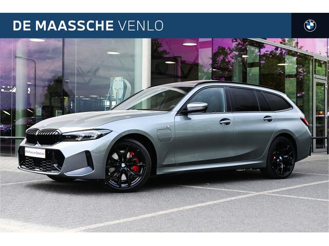 BMW 3-SERIE Touring 330e M Sport Automaat / Panoramadak / Trekhaak / Sportstoelen / Achteruitrijcamera / Comfort Access / Active Cruise Control / Adaptieve LED / Stuurverwarming