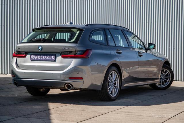 BMW 3-SERIE Touring 330e xDrive | Facelift | Driving Assistant | ACC | Elek. Trekhaak | Sportstoelen
