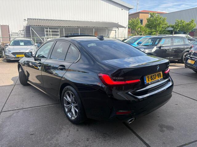 BMW 3-SERIE 320i High Executive Keyless, clima, stoelverwarming, pdc, cruise