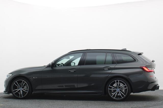 BMW 3-SERIE Touring 330e Business Edition Plus M-sport Panoramadak, M-Sportstoelen, Carbon, Camera, Elektr. Trekhaak, 19''