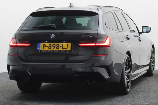 BMW 3-SERIE Touring 330e Business Edition Plus M-sport Panoramadak, M-Sportstoelen, Carbon, Camera, Elektr. Trekhaak, 19''