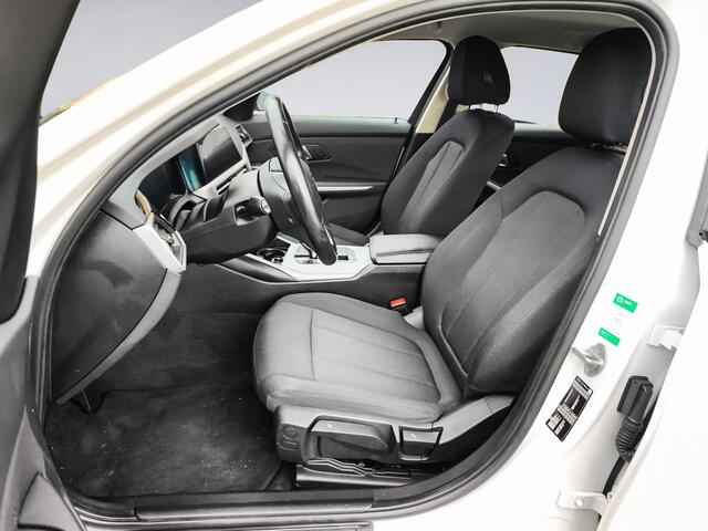 BMW 3-SERIE Touring 320i Business Edition 1e-Eig. & Dealer-Onderh. BOVAG-Garantie. NL-Auto.