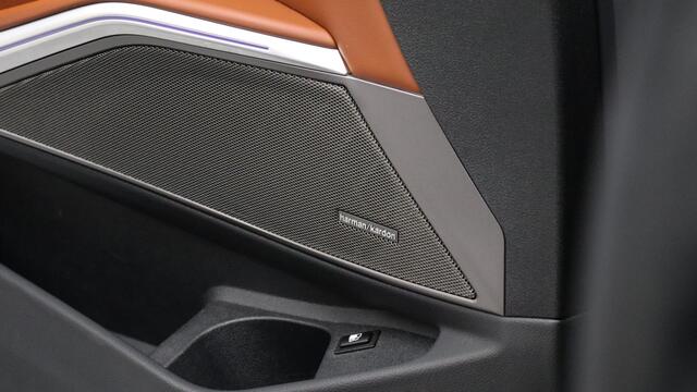 BMW 3-SERIE 330e High Executive M Performance | Head-up | Laserlight | Harman/Kardon | Comfort Access | Driving Assistant Professional