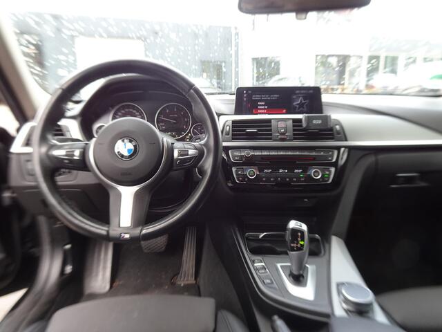 BMW 3-SERIE Touring 318d M Sport Edition