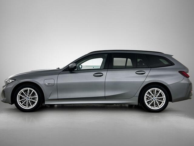 BMW 3-SERIE Touring 320e | Navi | Leder |