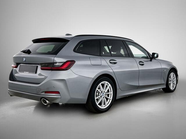BMW 3-SERIE Touring 320e | Navi | Leder |