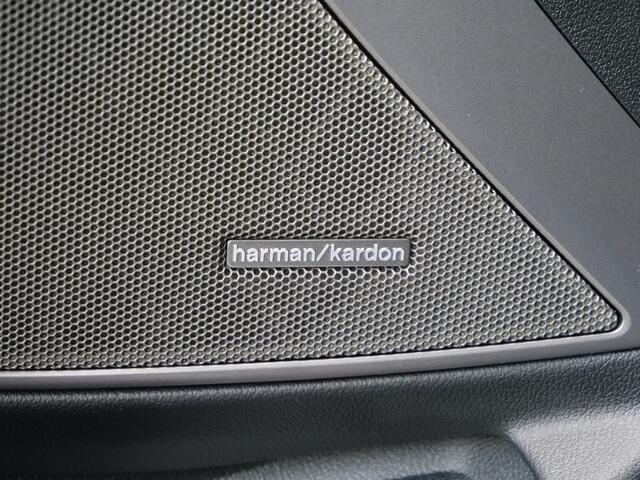 BMW 3-SERIE Touring 157pk M-Sport Automaat 318i Trekhaak / 18 Inch / Sporstoelen