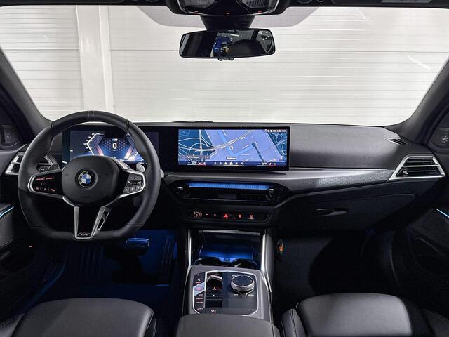 BMW 3-SERIE Sedan 318i | M-Sport Pro | Comfort Pack | Trekhaak | Comfort Access | Harman/Kardon | Stoelverwarming | Huisselectie