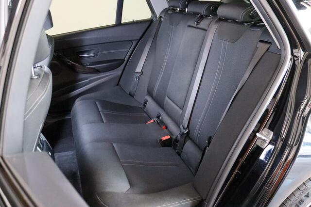BMW 3-SERIE Touring 320d EDE Corporate Lease Executive Trekhaak, stoelverwarming, Cruise Control