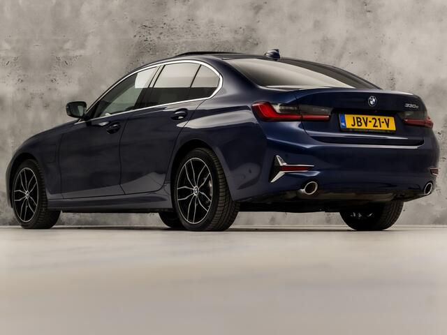BMW 3-SERIE 330e High Executive 252Pk Automaat (SCHUIFDAK, DEALER ONDERHOUDEN, APPLE CARPLAY, GROOT NAVI, CAMERA, GETINT GLAS, BRUIN LEDER, SPORTSTOELEN, STUUR/STOELVERWARMING, SFEERVERLICHTING, NIEUWSTAAT)