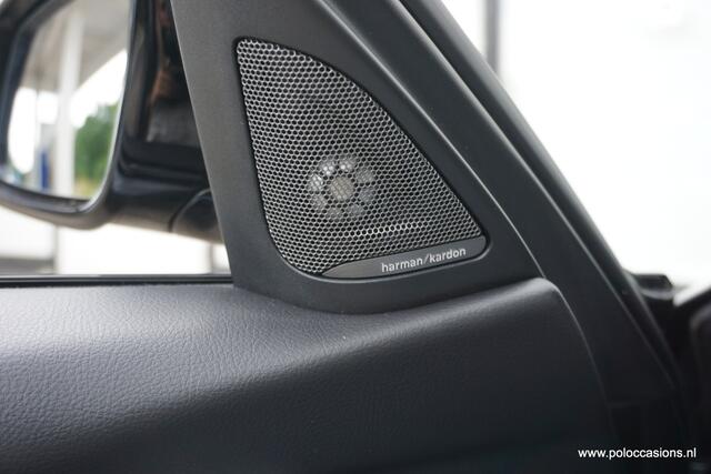 BMW 3-SERIE Touring 330i M Sport Panorama | Harman Kardon | Leder | Carplay | 252PK!
