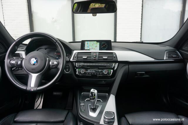 BMW 3-SERIE Touring 330i M Sport Panorama | Harman Kardon | Leder | Carplay | 252PK!