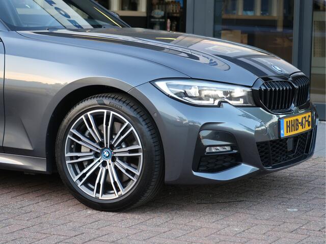 BMW 3-SERIE Touring 330e High Exec. PHEV M-Sport | Leder | ACC | Camera | Trekhaak |