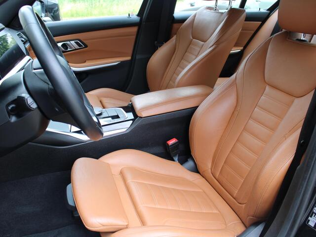 BMW 3-SERIE 320i High Executive Edition | APPLE CARPLAY / ANDROID AUTO | LEDEREN BEKLEDING | STOELVERWARMING |