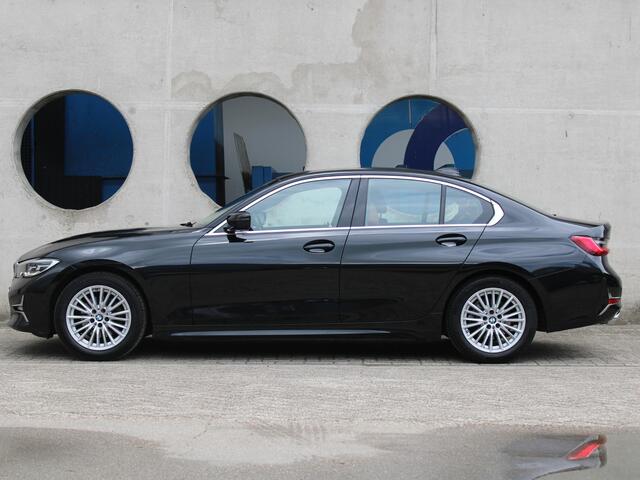 BMW 3-SERIE 320i High Executive Edition | APPLE CARPLAY / ANDROID AUTO | LEDEREN BEKLEDING | STOELVERWARMING |