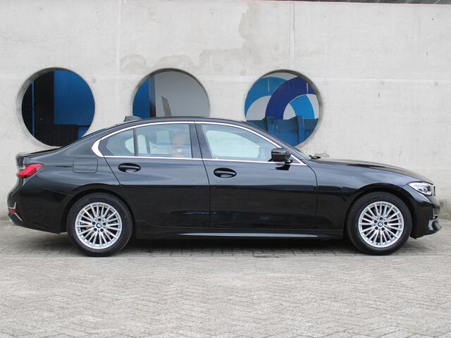 BMW 3-SERIE 320i High Executive Edition | APPLE CARPLAY / ANDROID AUTO | LEDEREN BEKLEDING | STOELVERWARMING |