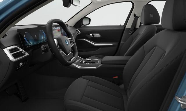 BMW 3-SERIE 330e | Schuif-/Kanteldak | Camera | Comfort Access | Elek. Achterklep | Stoelverw.